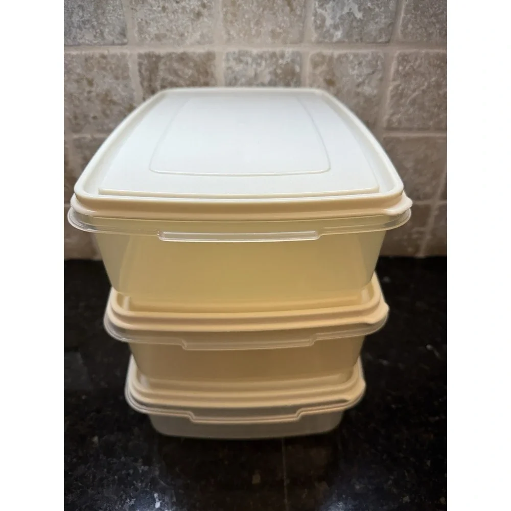 VTG 3pc Rubbermaid Servin Saver Rectangle 17 Cup Storage Container #7 Almond Lid